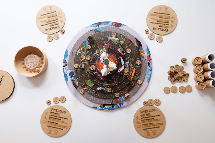 Brettspiel mit gelaserten Spielsteinen und Spielfiguren aus MDF.